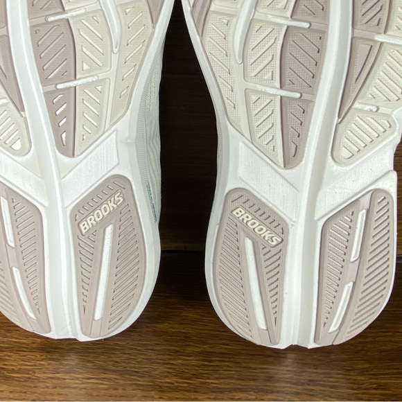 Brooks Ghost max 3 women’s shoe size 9.5 wide - Picture 12 of 13